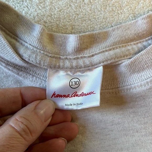 Hanna Andersson long sleeve tee, Moose w/ scarf design. Oatmeal color, Sz 130/8 - Picture 2 of 3